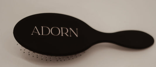 Adorn Weft Brush